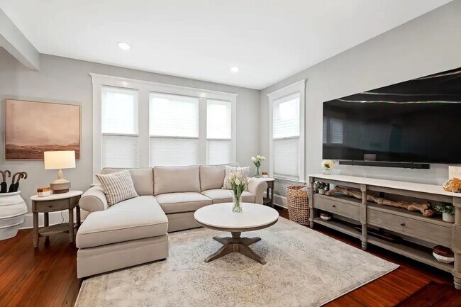 Photo - Beautifully Furnished 2 Bedroom Apartment