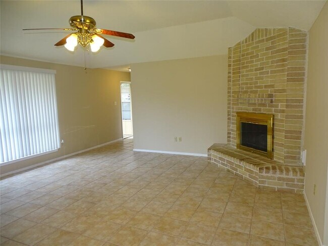 Foto del edificio - 7247 Barton Oaks Dr