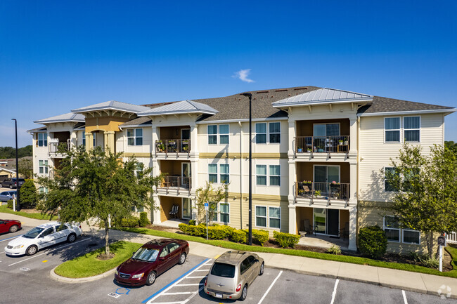 7400 Highline Dr Brooksville, FL 34613 - Vista Park Senior Living - A 55+ Community*