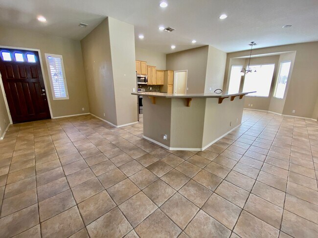 Building Photo - 3-bedroom with a pool in Ahwatukee!