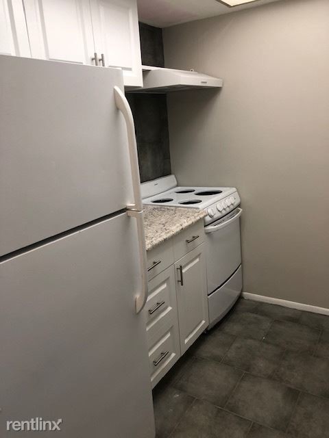 Building Photo - 2 br, 2 bath Condo - 8151 Blind Pass Rd