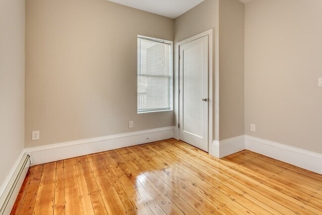 Building Photo - 8 Shetland St