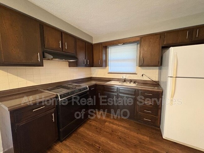 Building Photo - 2002-B E Monroe St