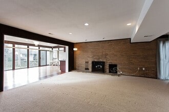 Building Photo - 5700 Chapman Mill Dr