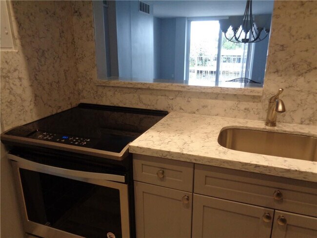 Foto del edificio - 1777 SE 15th St