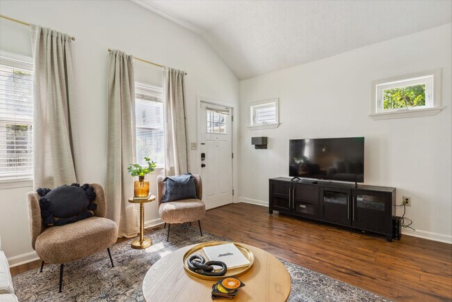 Foto del edificio - 2588 W 11th St