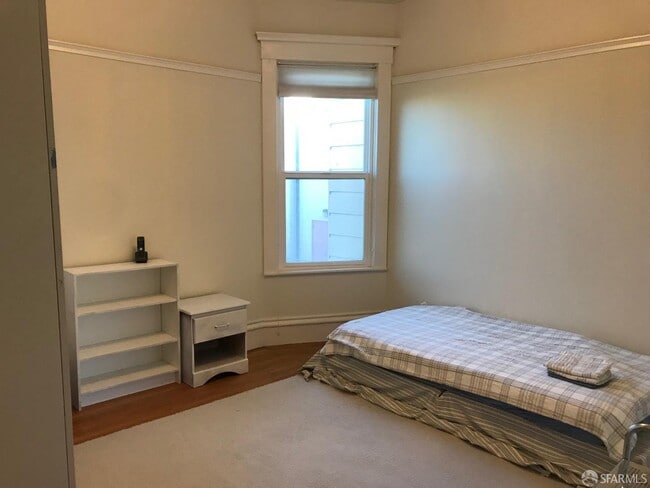 Building Photo - 1822 Anza St