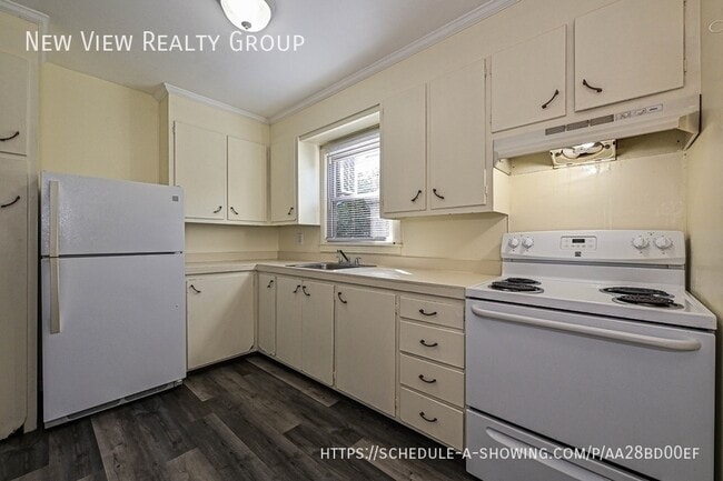 Building Photo - 260 Church St NE