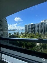 Building Photo - 1500 Bay Rd