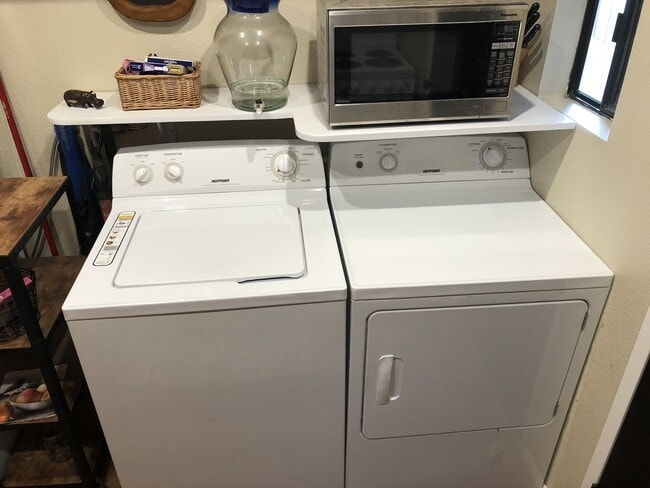 Building Photo - 16867 Ave 328