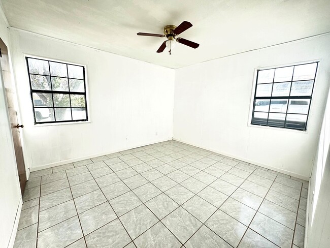 Foto del edificio - 1044 Washington St