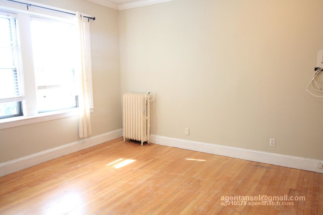 Foto principal - 174 Winthrop Rd