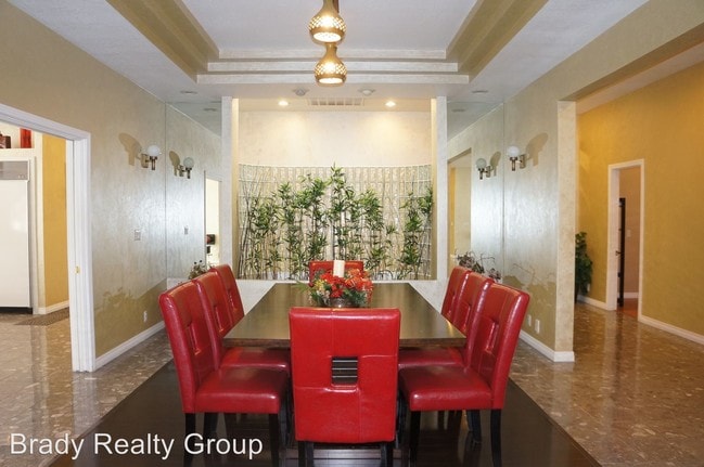Building Photo - 5 br, 6.5 bath House - 2521 Driftwood Dr.