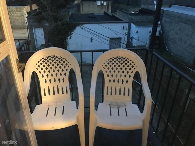 Foto del edificio - 2 br, 1 bath Apartment - 6063 Harford Rd