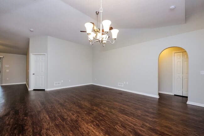 Building Photo - 3047 Elbib Dr