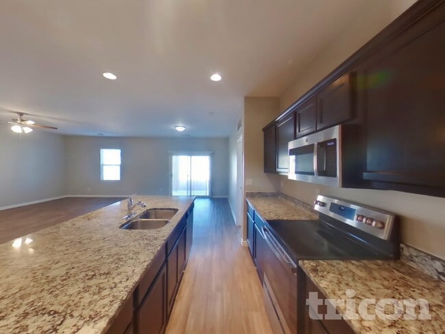 Building Photo - 37308 W Cannataro Ln