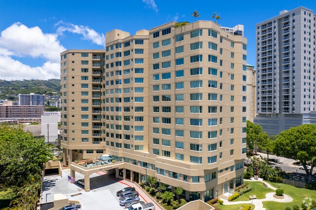 Building Photo - One Kalakaua