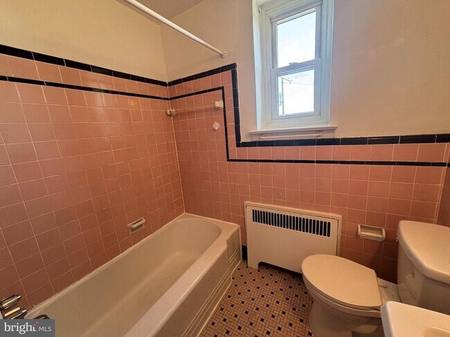 Building Photo - 4555 Bleigh Ave