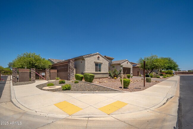Building Photo - 9752 W Rowel Rd