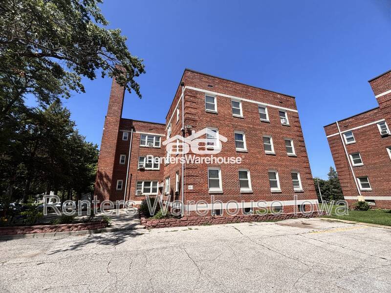 Primary Photo - 4200 Grand Ave