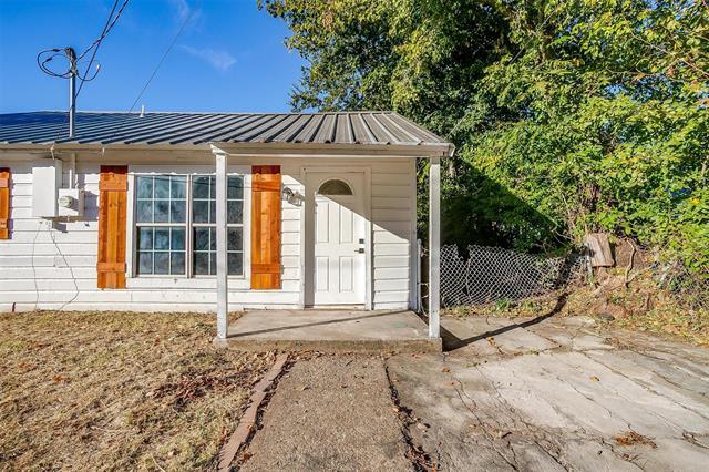 Building Photo - 705 N Wood St