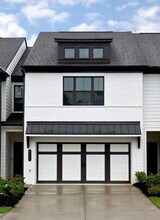 Building Photo - 4733 Cypress Pk Dr