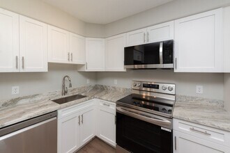 Interior Photo - 925 at North