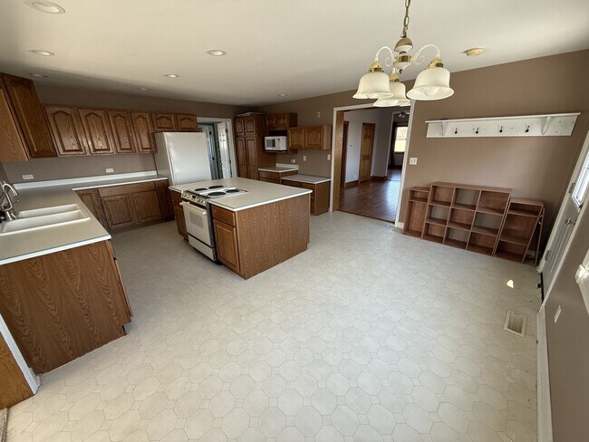 Foto del edificio - 595 E 700 N