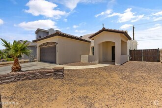 Building Photo - 2700 Tierra Oasis St