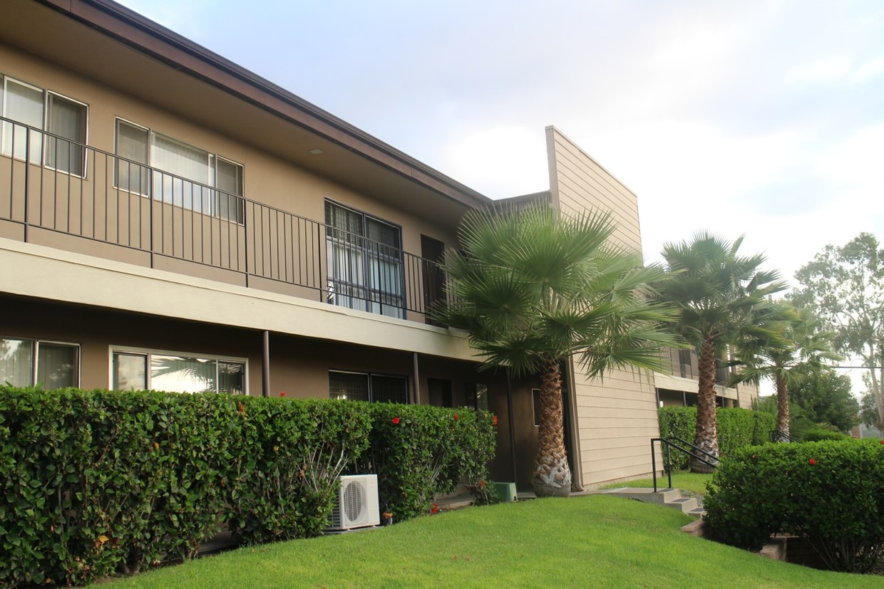 Building Photo - 2707 Mission Village Dr