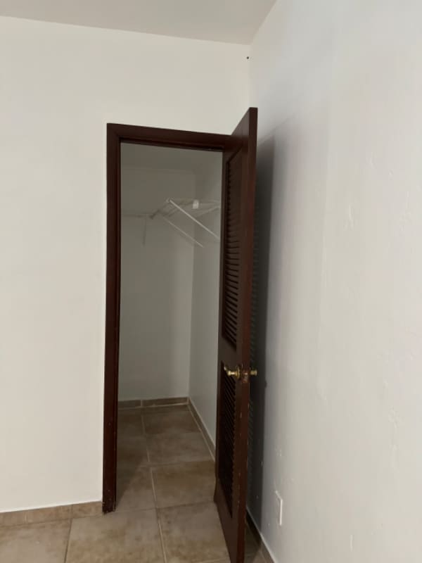 Foto del edificio - 251 NE 41st St