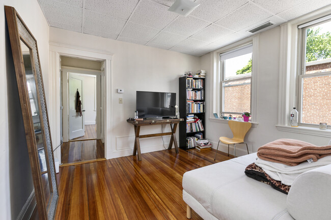 Foto del edificio - 10 Woodbridge St