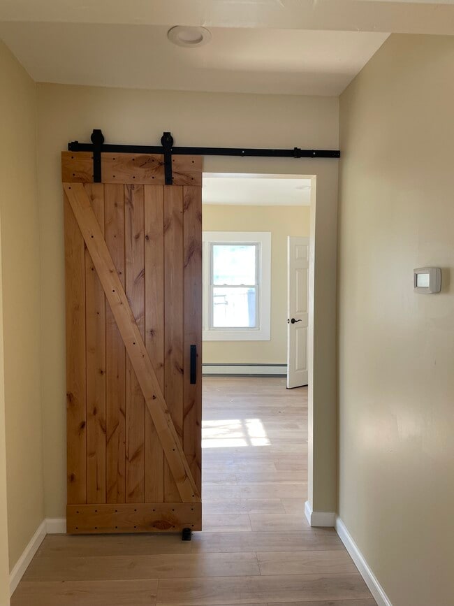 Building Photo - 111 Main St