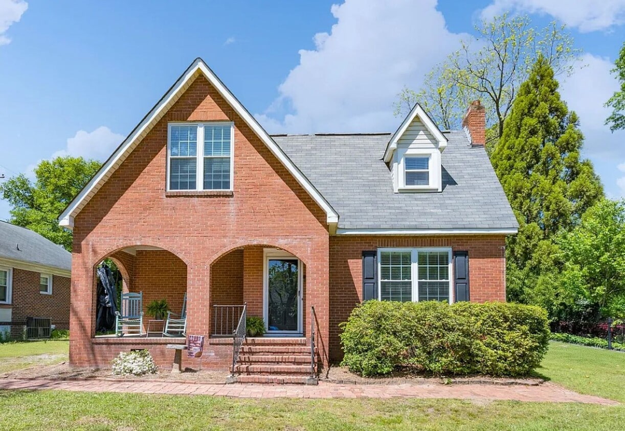 Primary Photo - Exclusively Offered By Muse Realty LLC