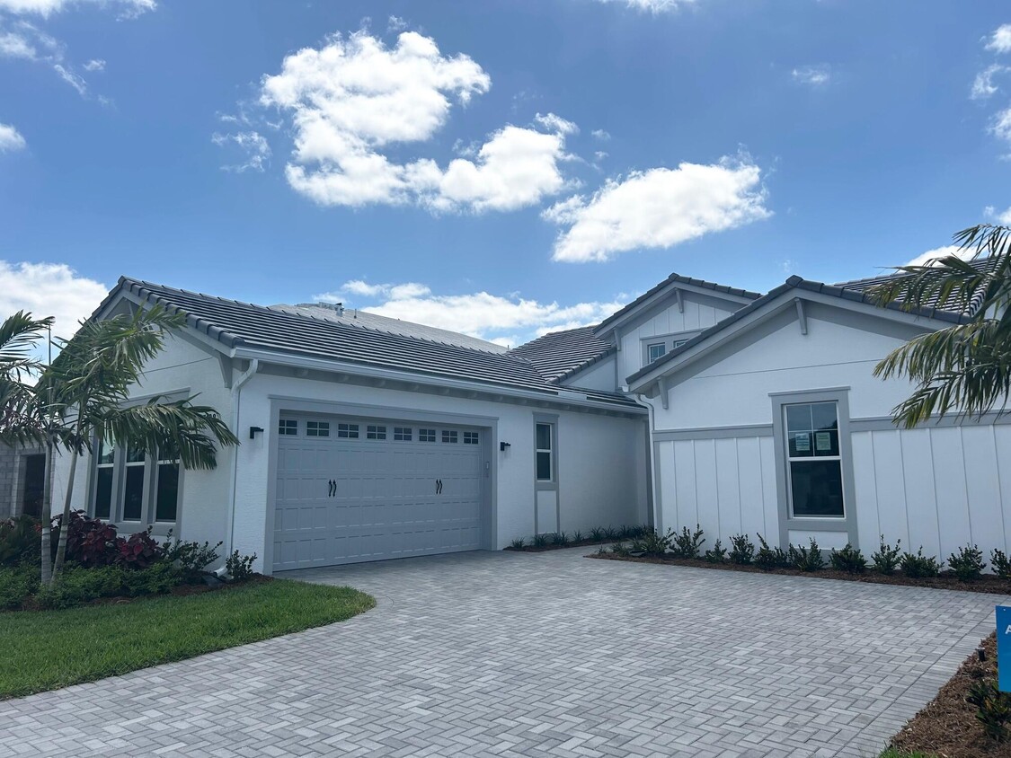 Foto principal - 15192 Wildwood Cir