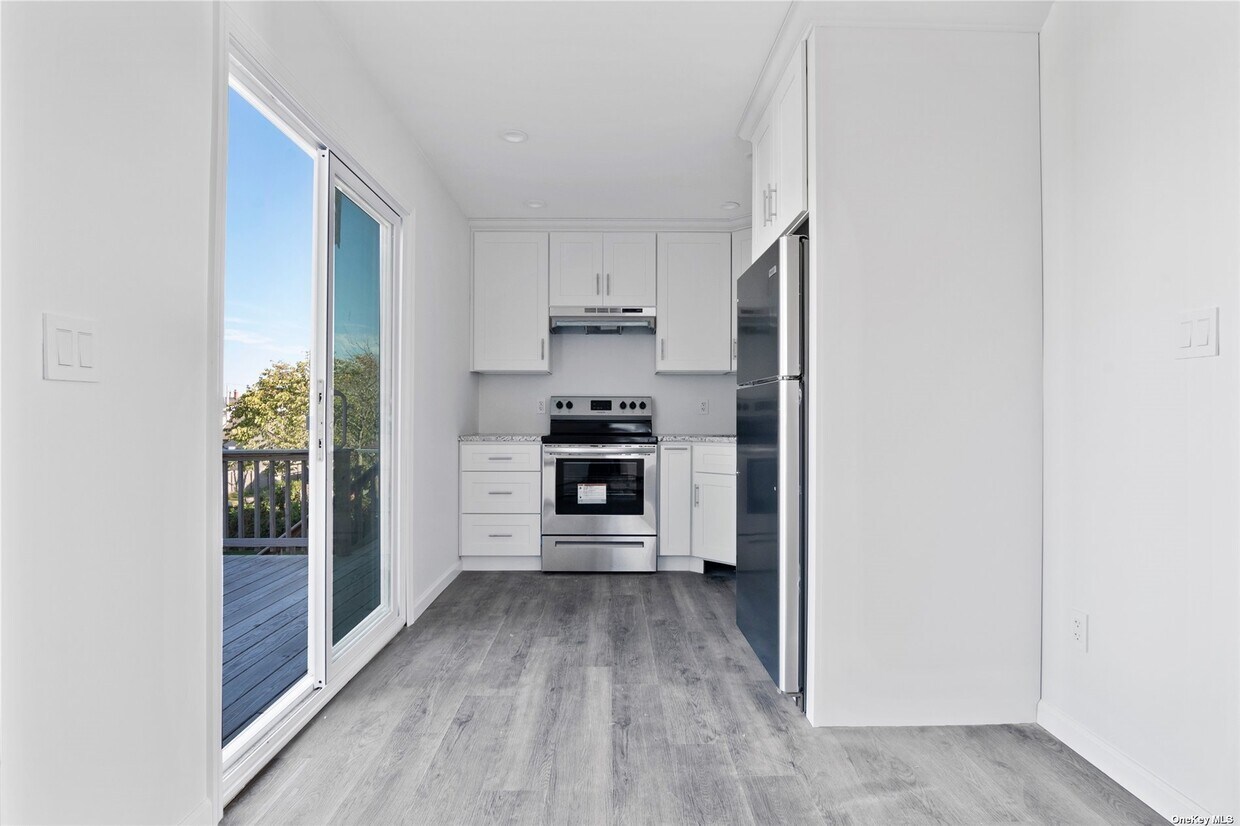 23 Sheridan Rd, Babylon, NY 11702 Townhome Rentals in Babylon NY