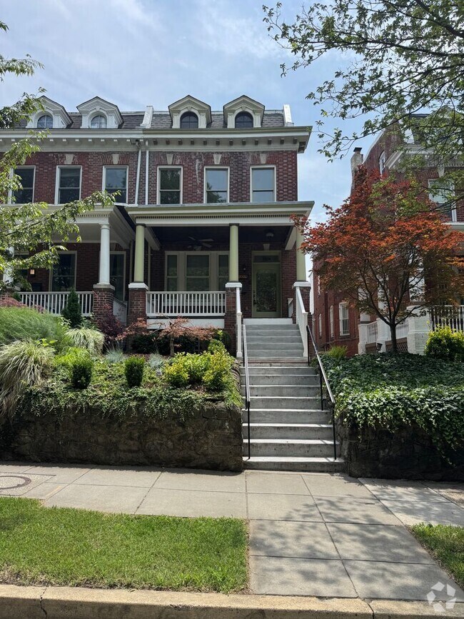 Building Photo - 1814 Park Rd NW