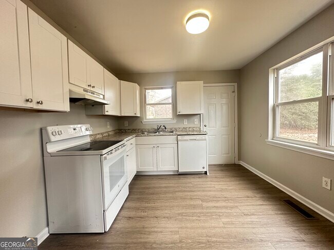 Foto del edificio - 1133 White Oak Dr