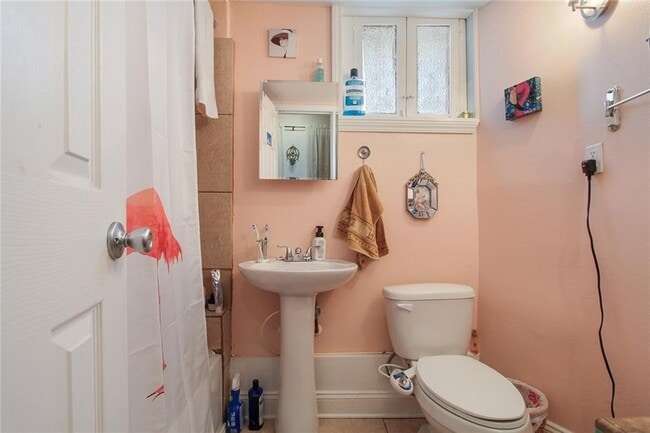 Bathroom - 4224 Walmsley Ave