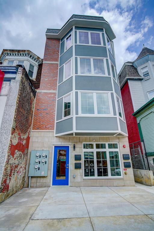 Foto del edificio - 4829 Baltimore Ave