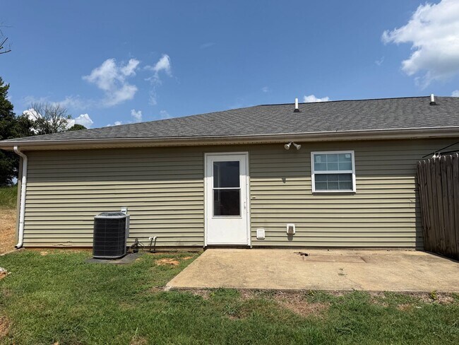 Building Photo - 104 Nancy Ln