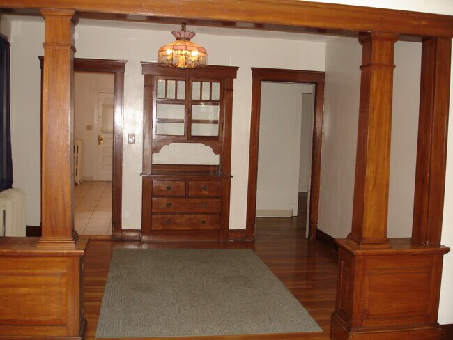 dining room - 135 Fellsway W