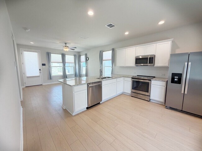 Foto del edificio - 2 Bed / 2.5 Bath Home Ready for Lease!