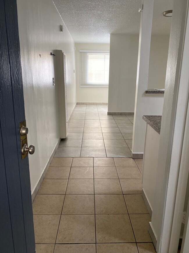 Building Photo - 15835 Vanowen St
