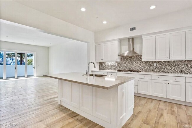 Foto del edificio - 3 br, 3.5 bath Townhome - 3185 Doheny Way