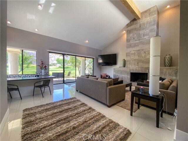 Foto del edificio - 54877 Inverness Way