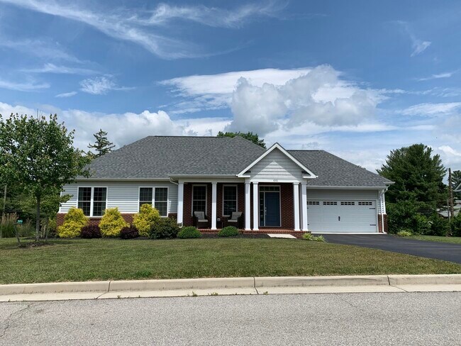 Foto del edificio - 601 Devon Ln