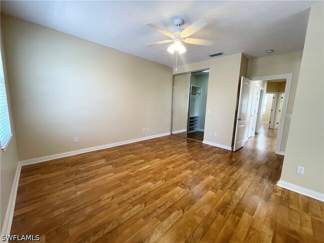 Foto del edificio - 5325 Cove Cir