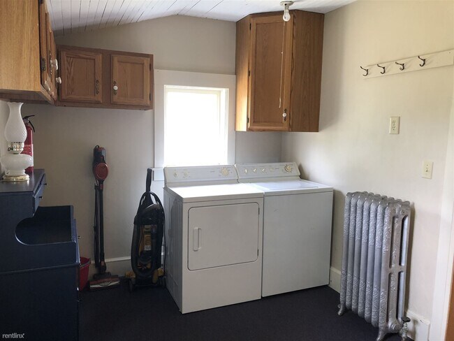Building Photo - 5 br, 2 bath House - 102 E Philip St