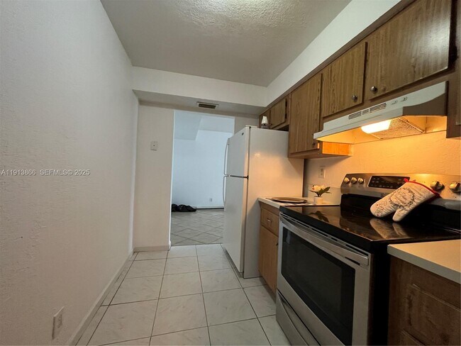 Foto del edificio - 3720 N Pine Island Rd